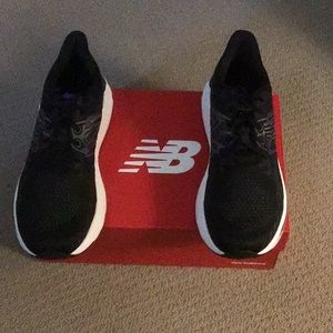 New balance fresh foam mens vongo 5 running sneakers size 11.5